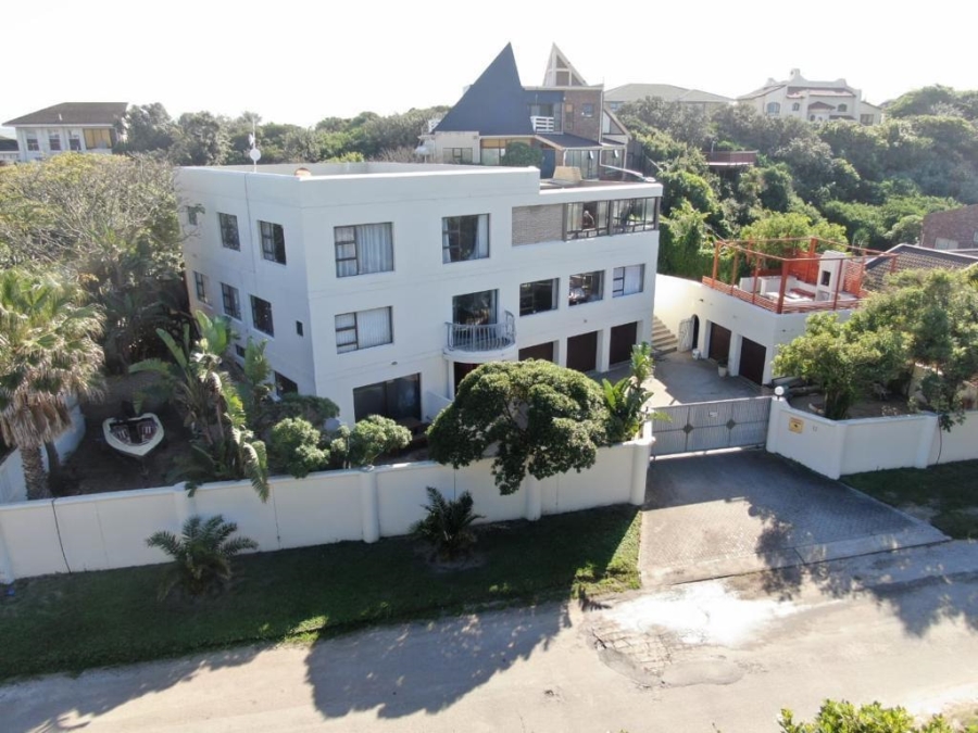 8 Bedroom Property for Sale in Paradise Beach Eastern Cape